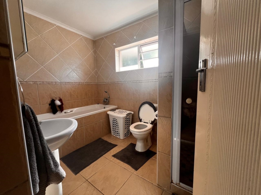 4 Bedroom Property for Sale in Chiselhurst Eastern Cape